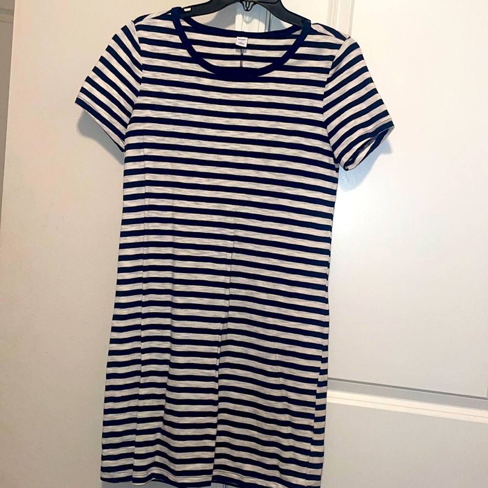 Womens old navy dress; size small; worn once; great condition